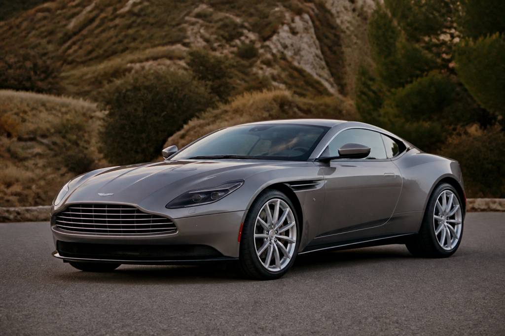 Aston Martin DBS : tout savoir sur ce modèle emblématique de voiture de luxe